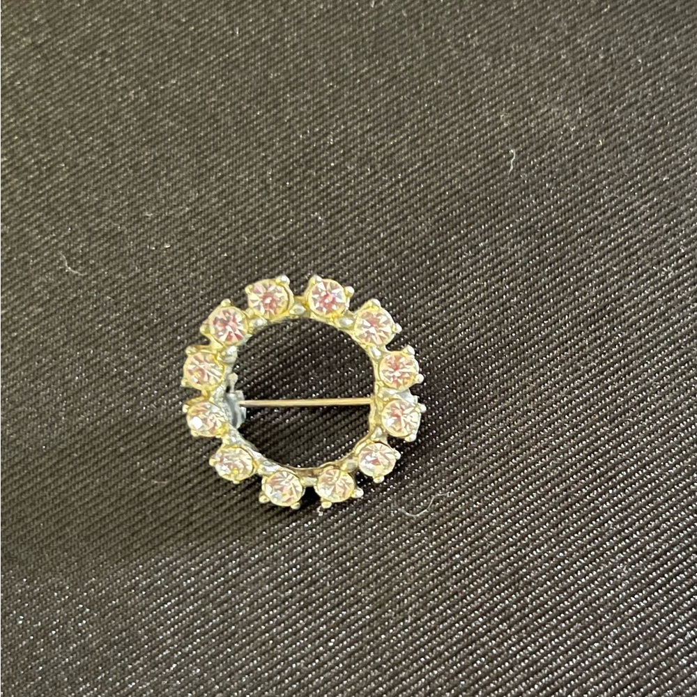 Elegant Gold and Pink Floral Brooch